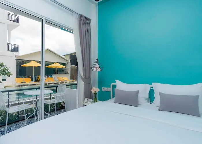 Hotel Glow Inn Poolside 4*